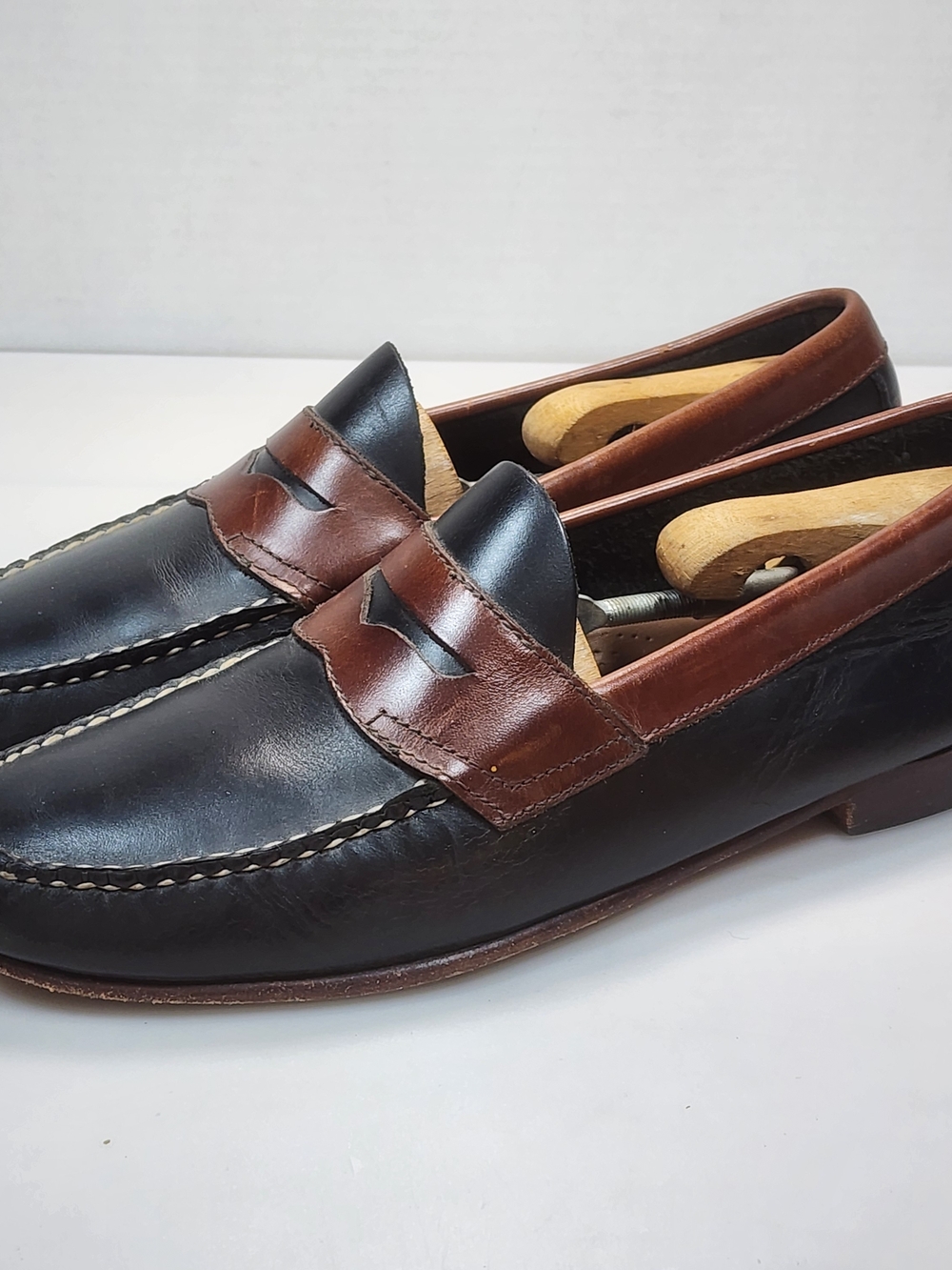 G.H. Bass & Co. Weejuns Logan Penny Loafer Men's Size 9D Black/Burg Dress Shoes
